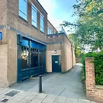 Fountain Apartment No 4 With Free Parking